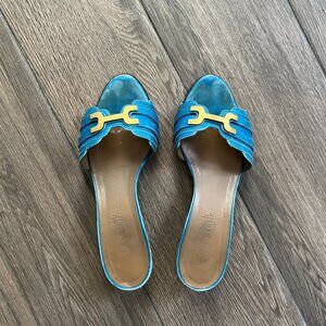 ✨Authentic✨ Hermès Pale Gold “H” Logo Low-Heel Sandals